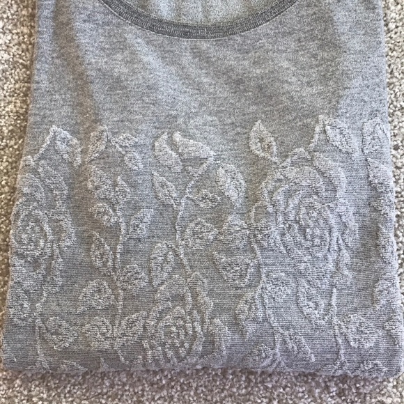 BB Dakota Gray Sweater with Flower Detail - Picture 4 of 6